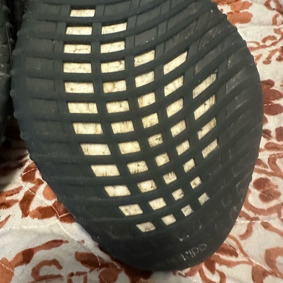Yeezy Boost - Picture 12 of 14